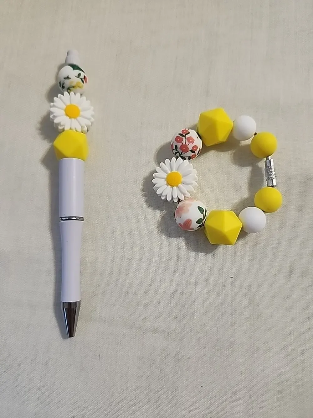 Bead Pen & Cup Charm Matching Combo Floral Daisies Yellow & White Silicone